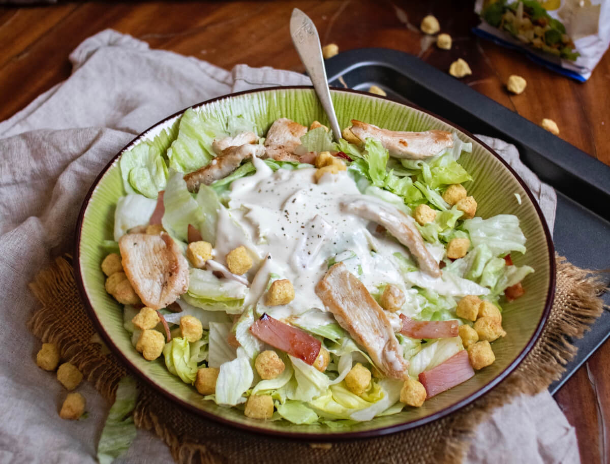 Aderezos para ensaladas- versión ligera de la ensalada césar con Vinagreta Victoria.