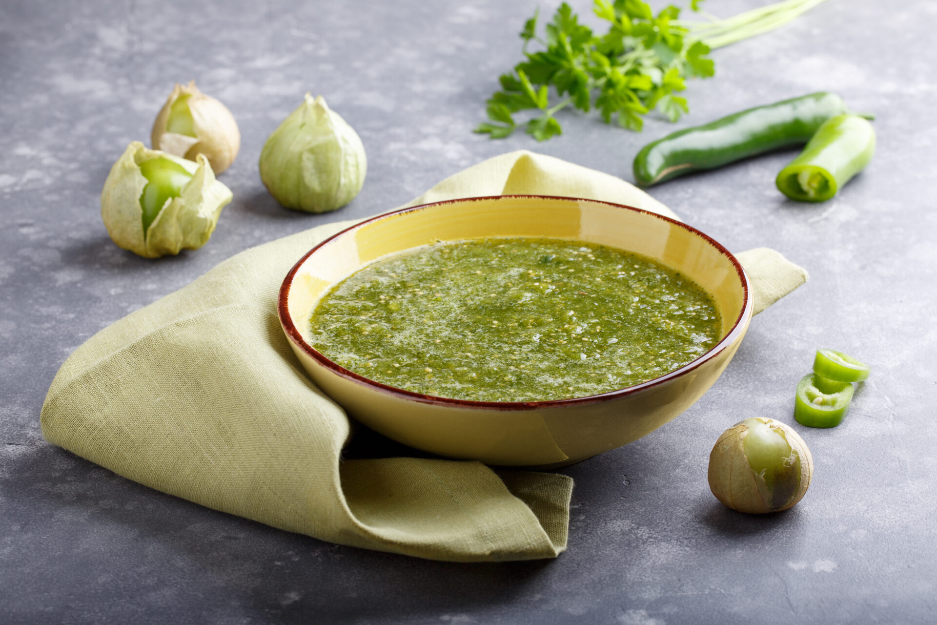 La Indispensable Salsa Verde Cruda